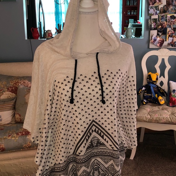 Poncho top - Picture 3 of 3
